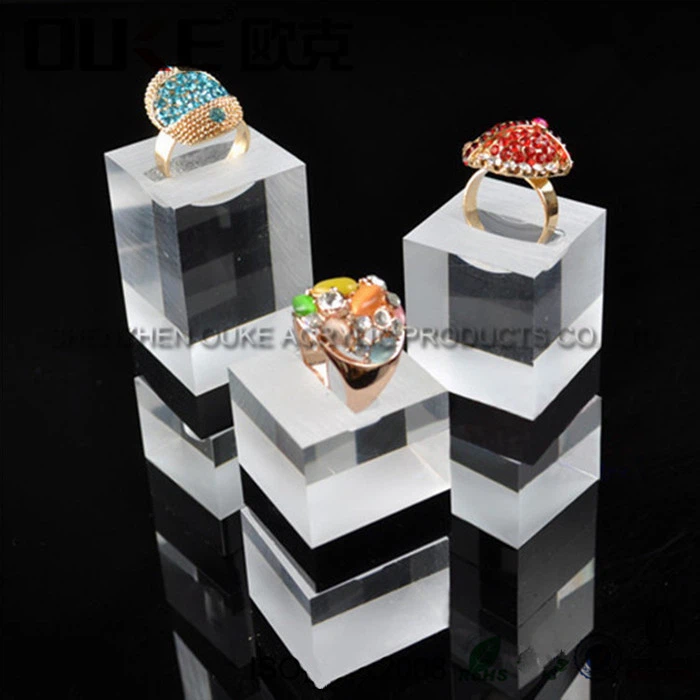 Customized High Polished Clear Acrylic Square Ring Display Block