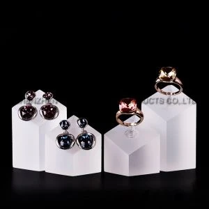 Kína Birgir Glæsilegur Sérsniðin Solid Acrylic Ring Skjár Block